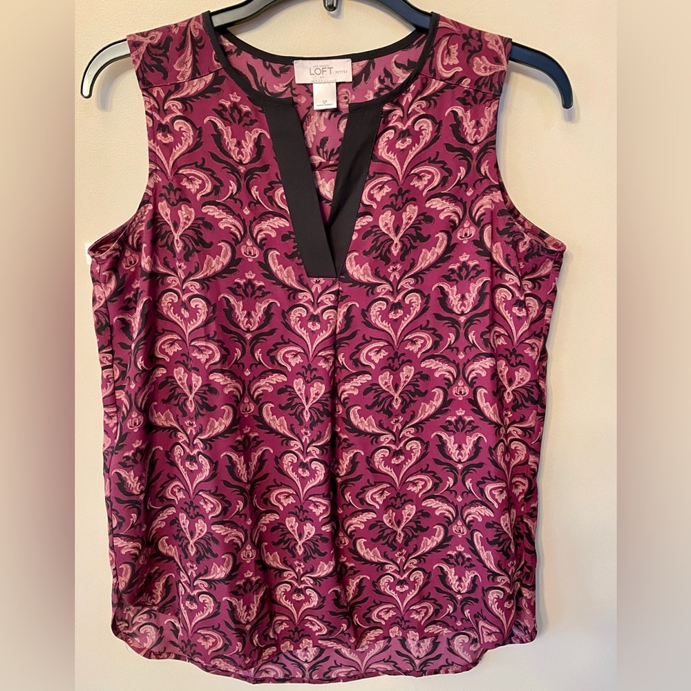 Loft Sleeveless Ladies Top